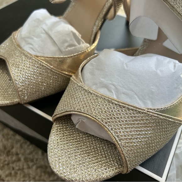 NEW NINA Women's Celosia Dress Sandal Taupe Reflective SZ 10 - Picture 11 of 16